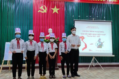 Hoạt động ngoại khóa “Em yêu biển, đảo Việt Nam”