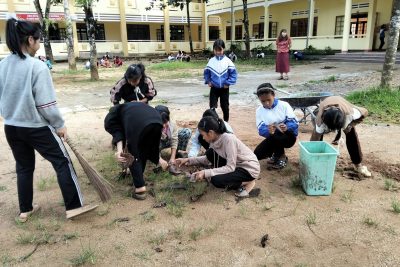 Công tác dọn vệ sinh để chuẩn bị cho năm học mới 2025-2026